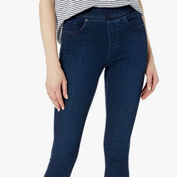 Levi’s Pull-on Shaping Dark Rinse Denim Jeggings, 6
